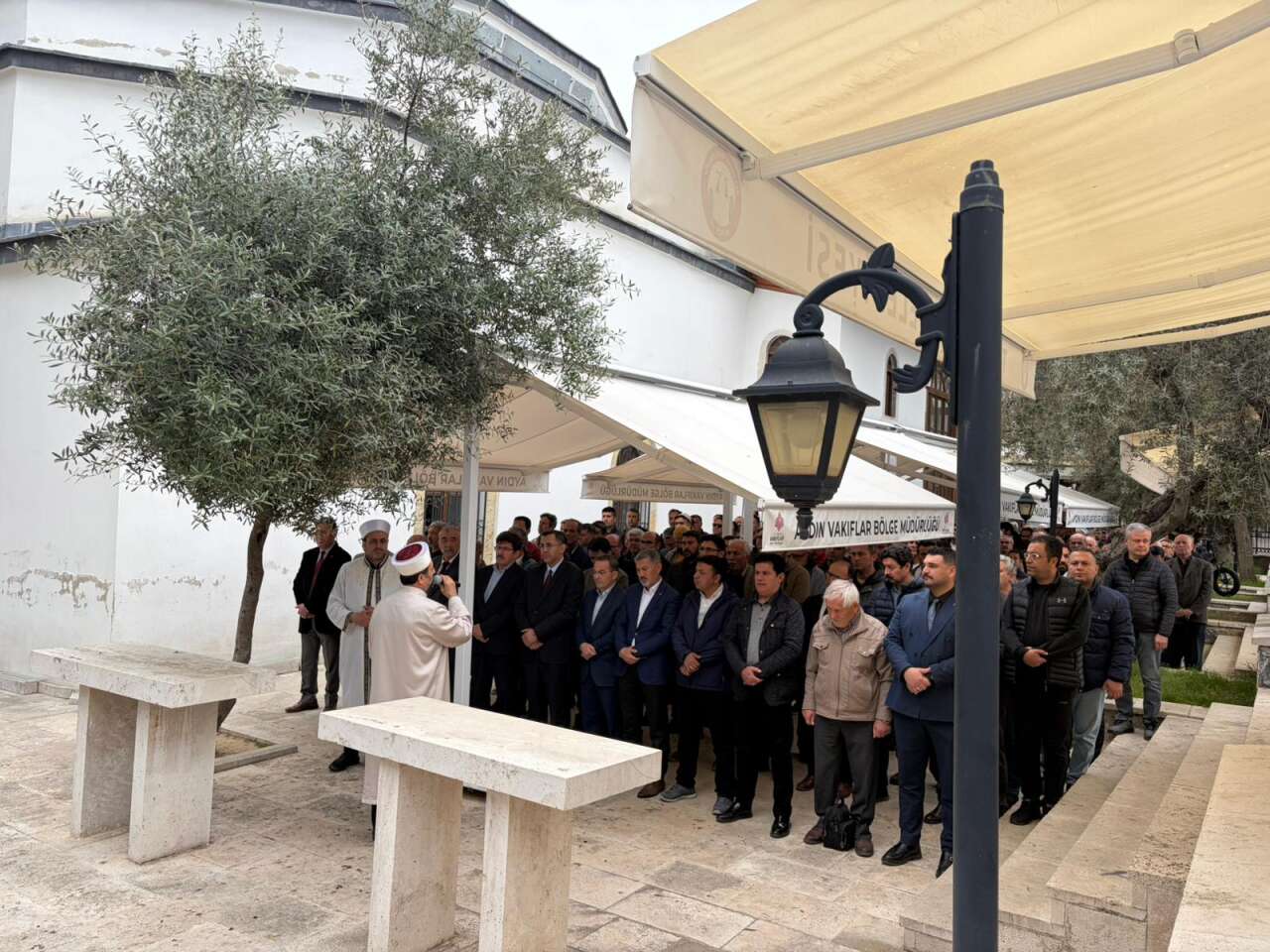 Kahramanmaraş’ta Hayatını Kaybeden Öğrenci Ve Öğretmenler İçin Gıyabi Cenaze Namazı Kılındı 2